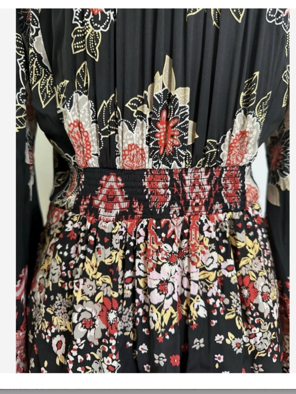 FREE PEOPLE Black Gold Floral Tie Waist Top Size Medium Run Free - Picture 7 of 10